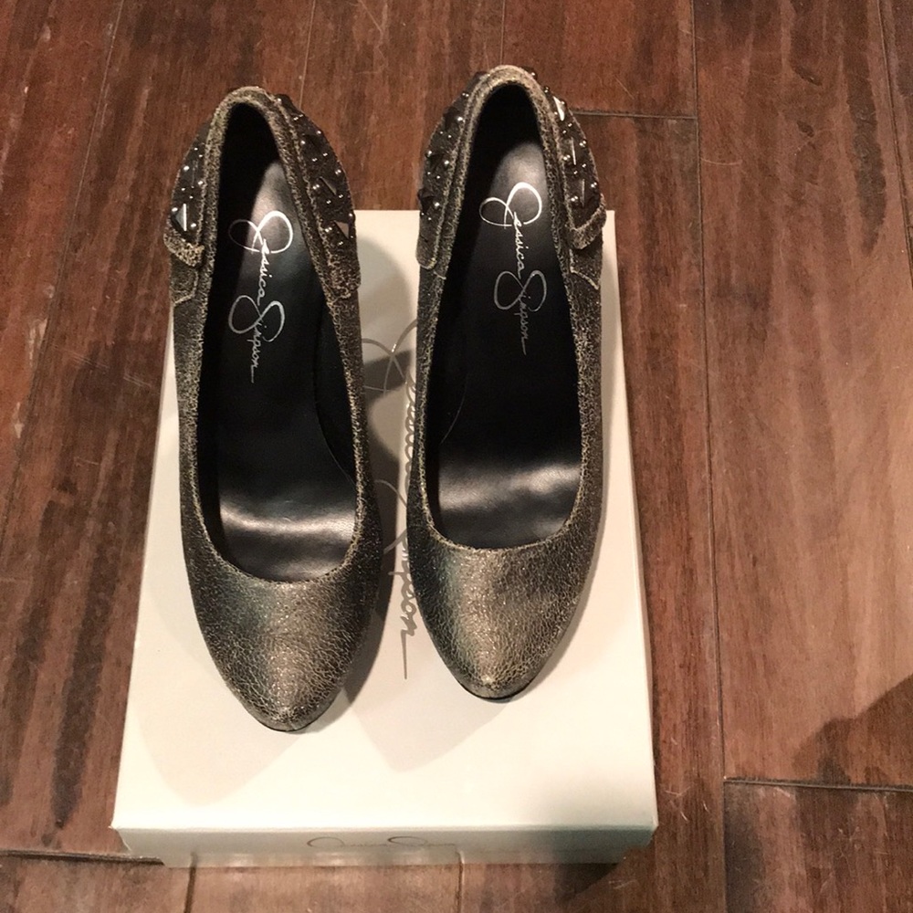 Jessica Simpson platforms